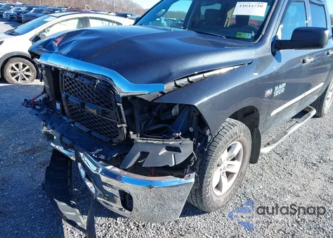 2015 Ram 1500 St z USA, uszkodzony, nr VIN 3C6RR7KT7FG712644